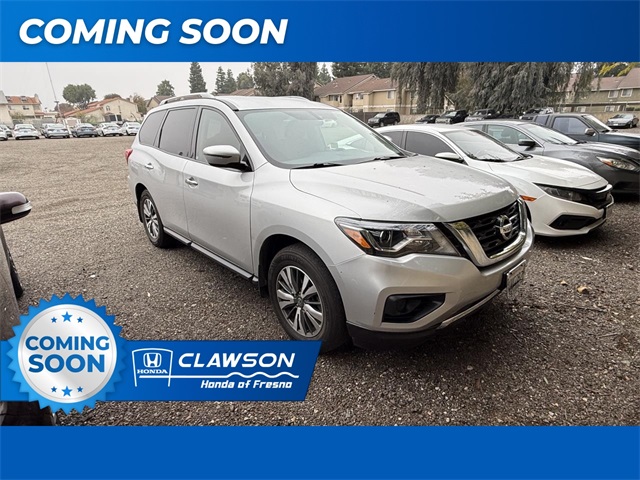 2020 Nissan Pathfinder S's photo