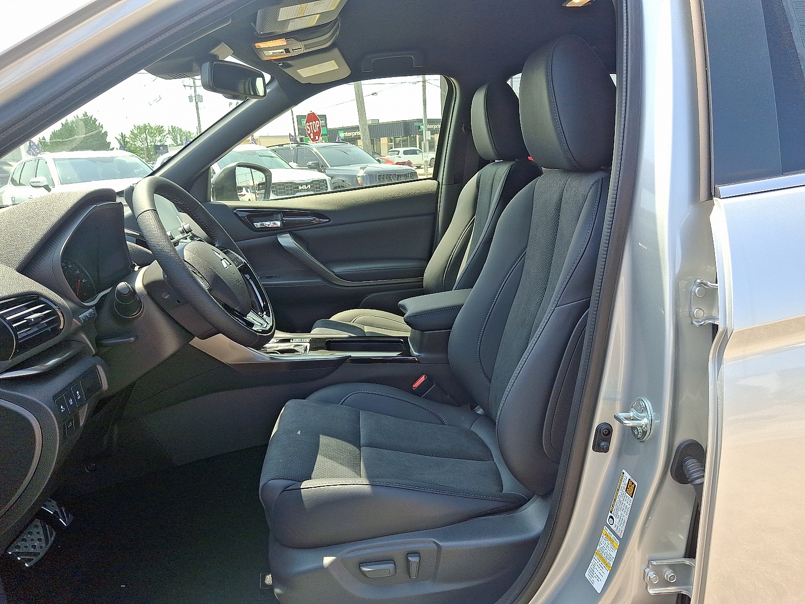 2025 Mitsubishi Eclipse Cross SEL photo 8