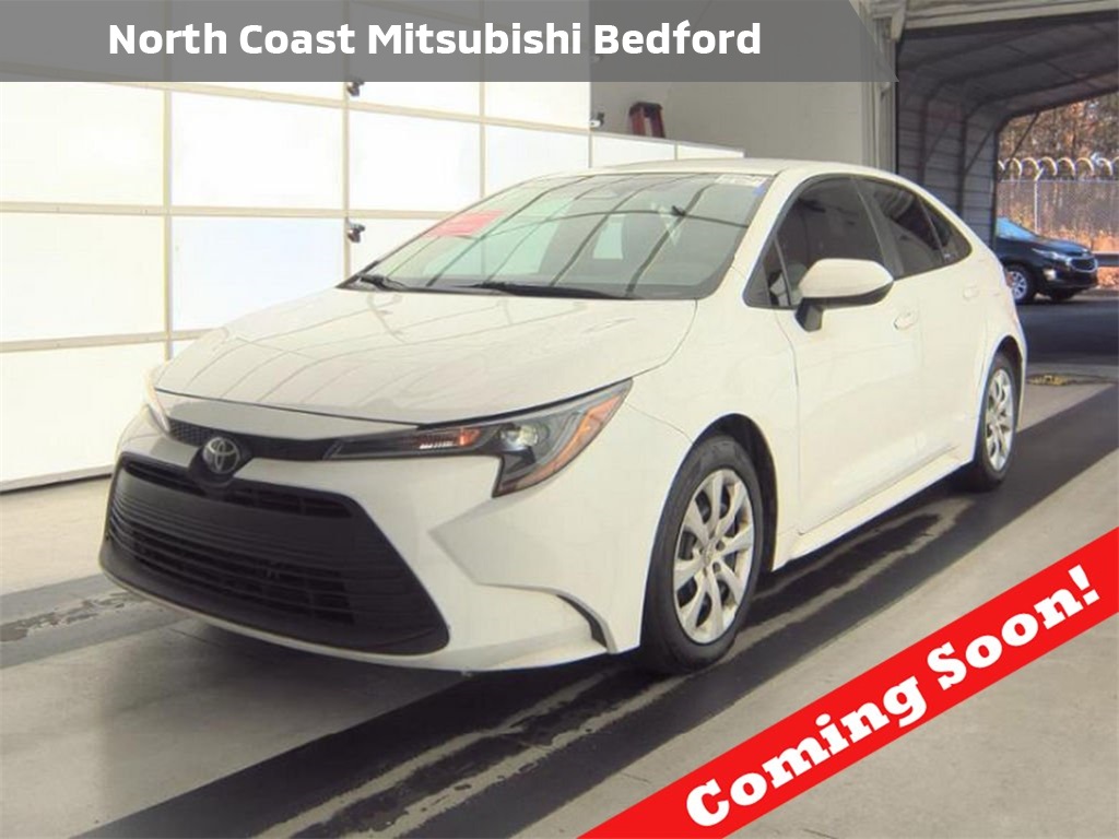 2024 Toyota Corolla LE's photo