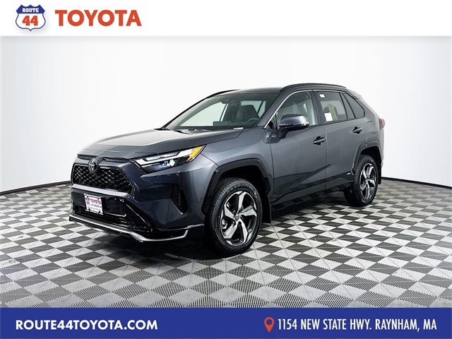 2025 Toyota RAV4 SE's photo