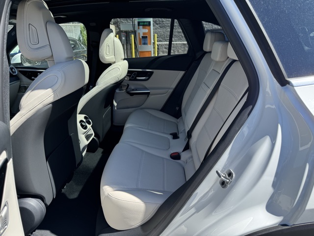 2025 Mercedes Benz GLC 300 4MATIC photo 13