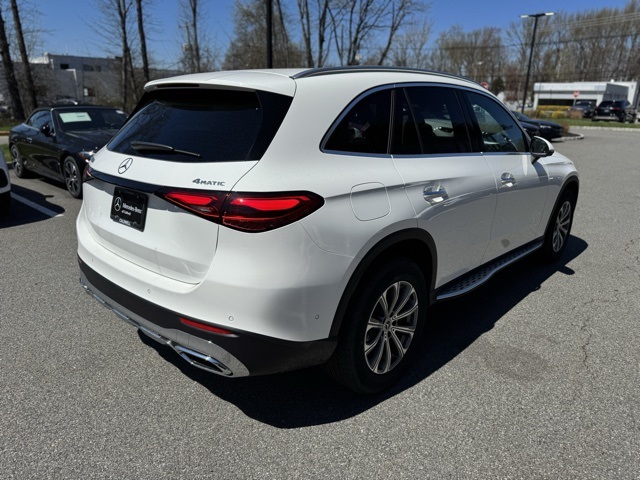 2025 Mercedes Benz GLC 300 4MATIC photo 3