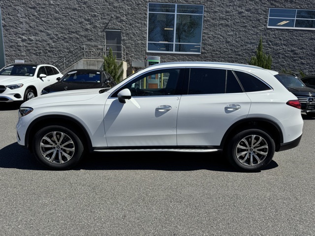 2025 Mercedes Benz GLC 300 4MATIC photo 6