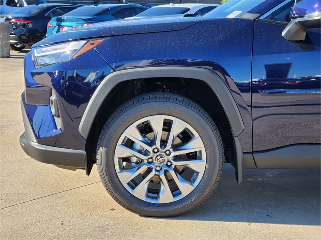 2025 Toyota RAV4 XLE Premium photo 4
