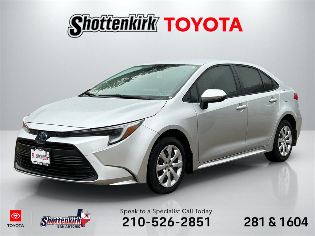 2025 Toyota Corolla LE's photo