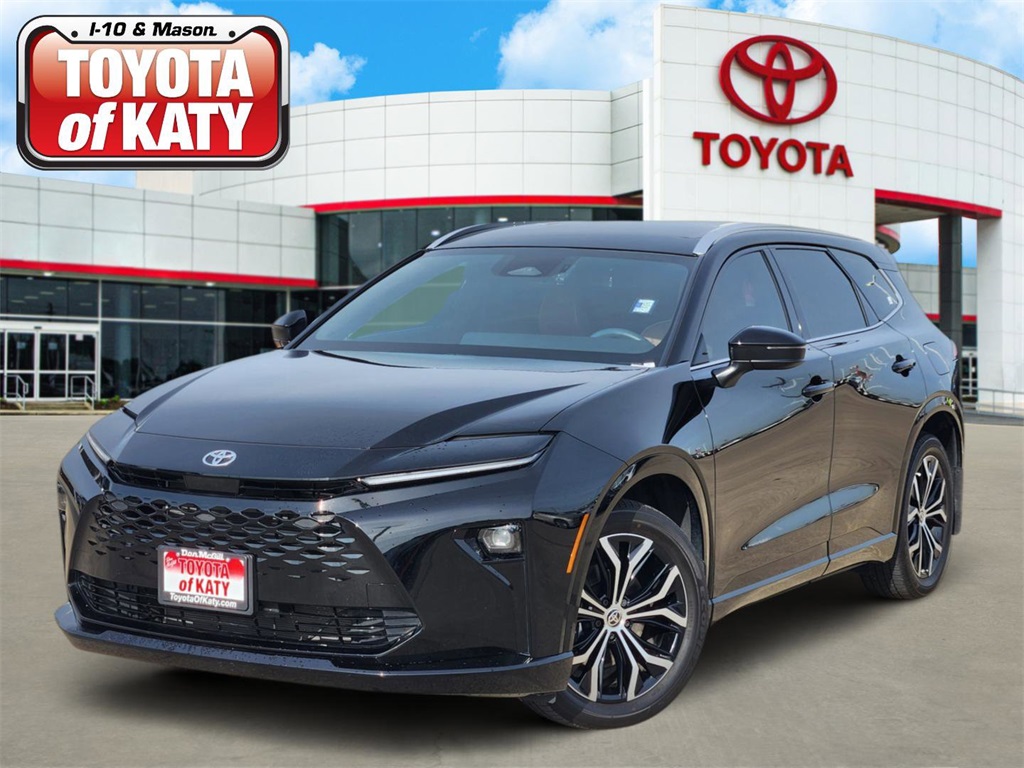 2025 Toyota Crown Signia XLE's photo