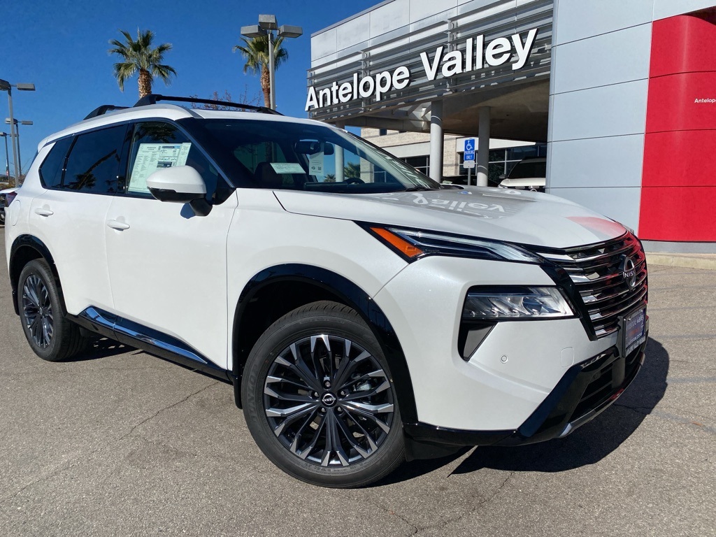 2026 Nissan Rogue Platinum's photo