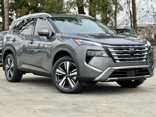 2025 Nissan Rogue SL's photo