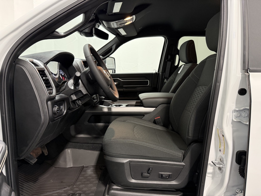 2025 Ram 2500 Big Horn photo 27