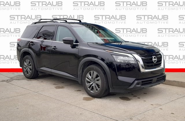 2024 Nissan Pathfinder SV's photo