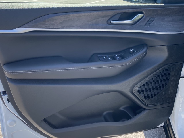 new 2025 Jeep Grand Cherokee L car, priced at $45,321