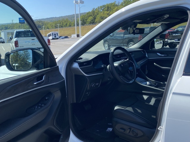 new 2025 Jeep Grand Cherokee L car, priced at $45,321