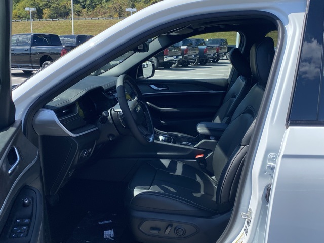 new 2025 Jeep Grand Cherokee L car, priced at $45,321