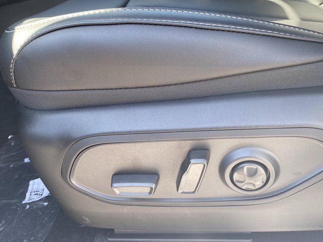 new 2025 Jeep Grand Cherokee L car, priced at $45,321