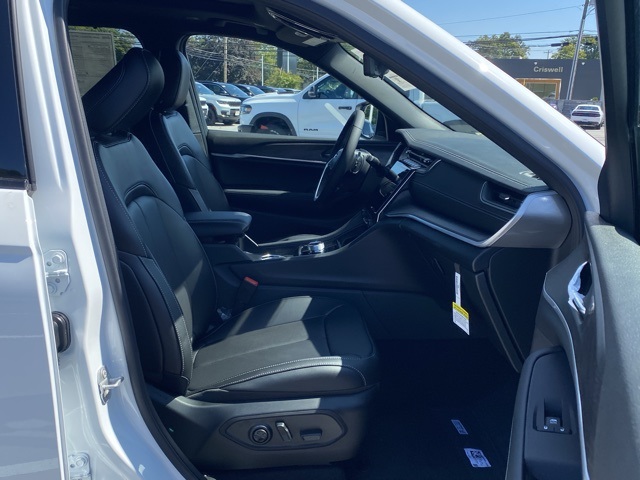 new 2025 Jeep Grand Cherokee L car, priced at $45,321