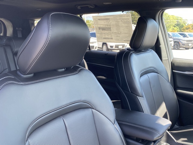 new 2025 Jeep Grand Cherokee L car, priced at $45,321