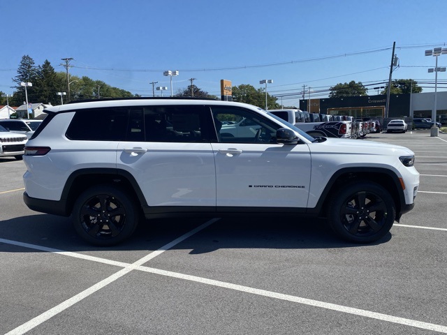 new 2025 Jeep Grand Cherokee L car, priced at $45,321