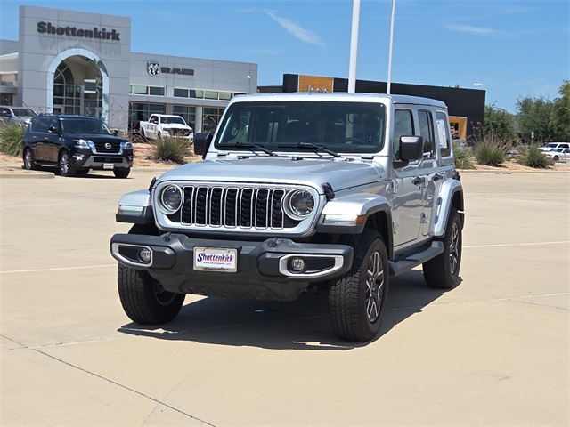 2024 Jeep Wrangler Sahara photo 3
