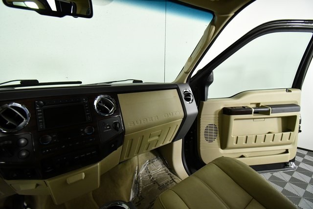 2008 Ford F-350 XL photo 16