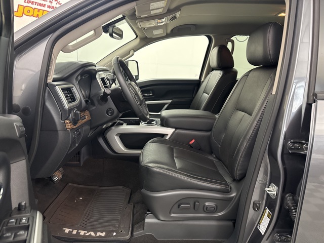 2019 Gun Metallic Nissan Titan SL 4X4 Truck