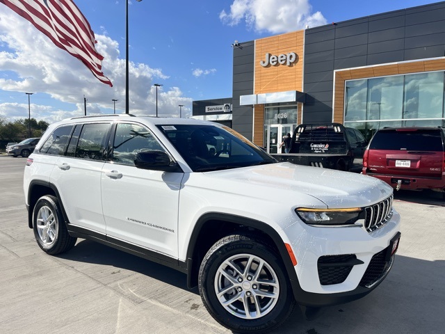 2025 Jeep Grand Cherokee Laredo's photo