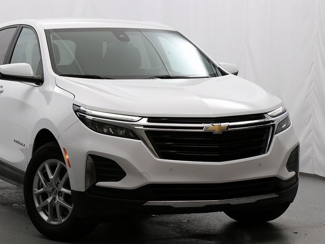 2024 Chevrolet Equinox LT photo 2