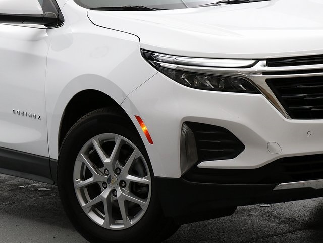 2024 Chevrolet Equinox LT photo 3