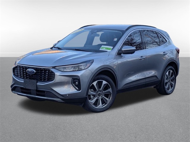 2023 Ford Escape Platinum's photo