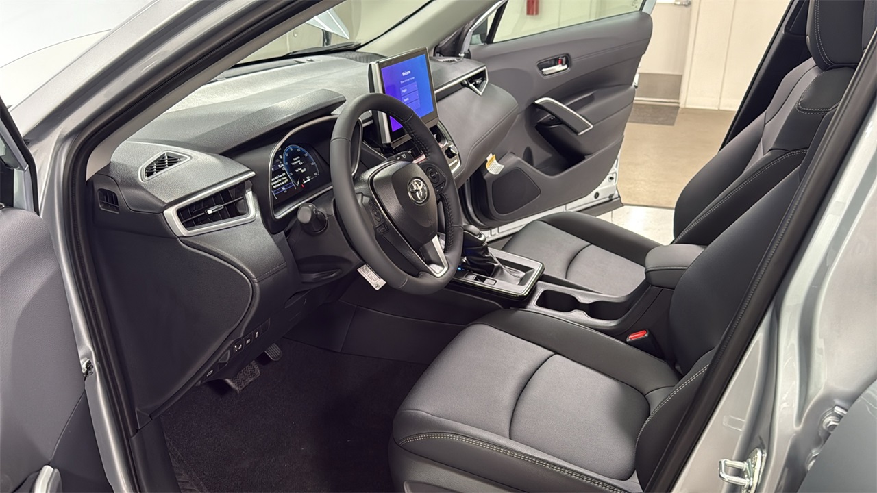 2026 Toyota Corolla Cross XLE photo 12