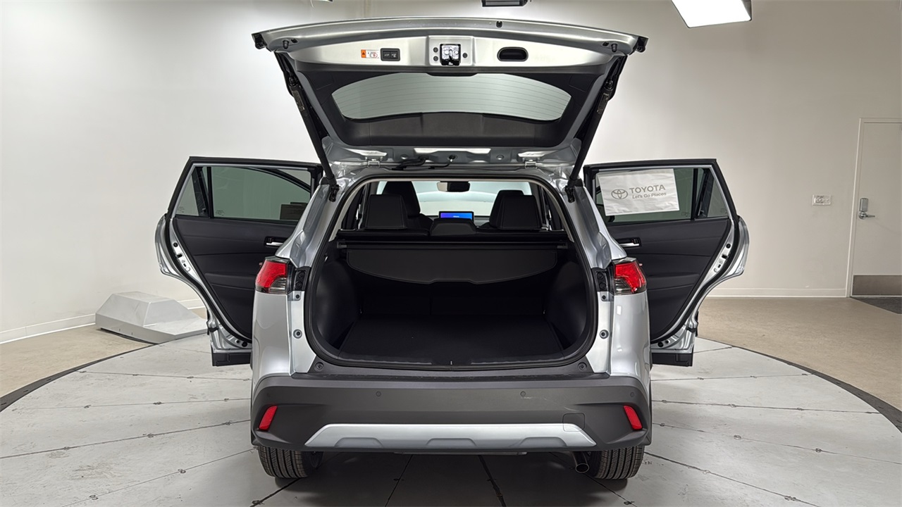 2026 Toyota Corolla Cross XLE photo 16