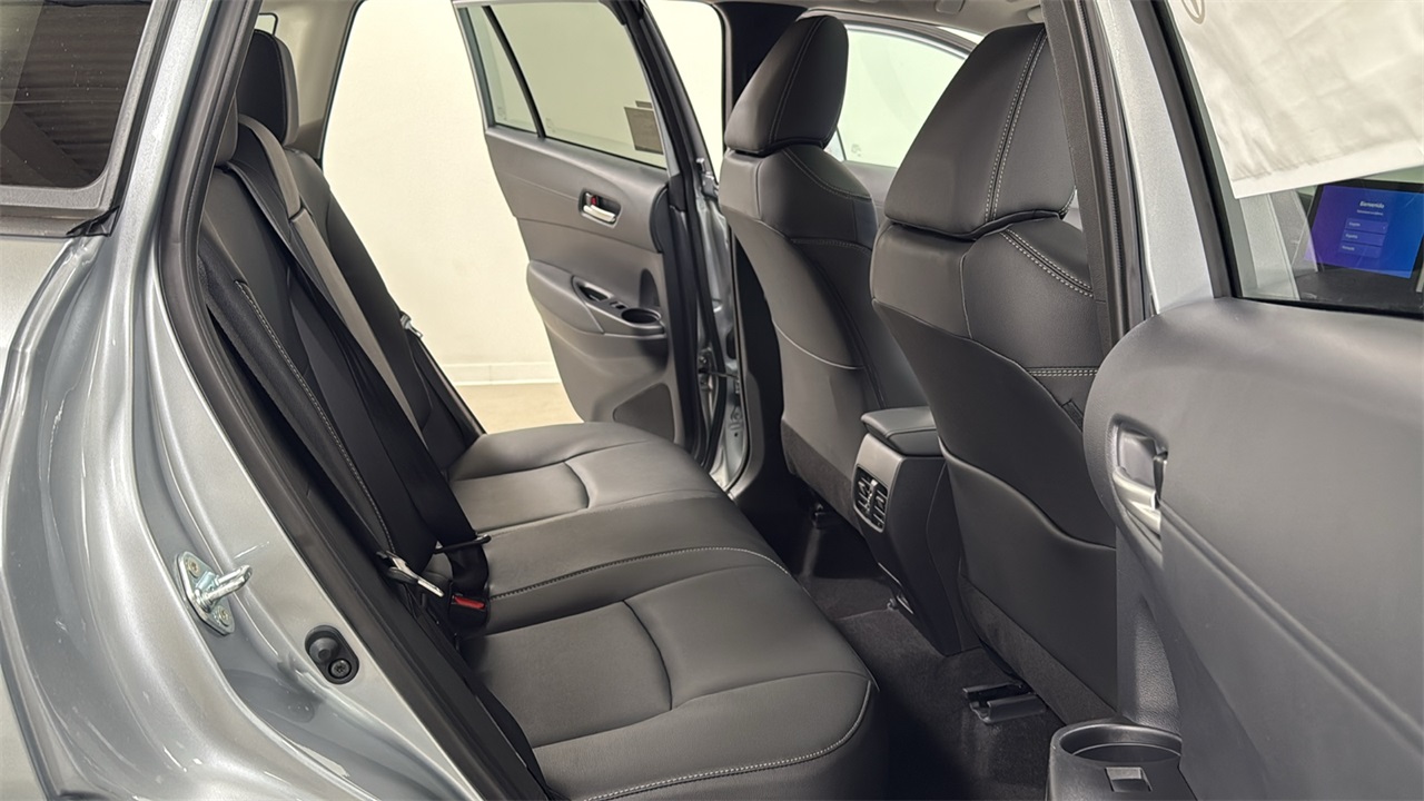 2026 Toyota Corolla Cross XLE photo 17