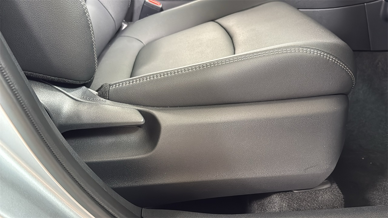 2026 Toyota Corolla Cross XLE photo 20