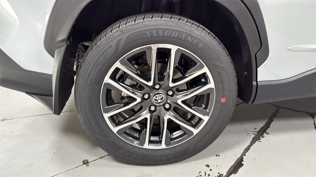 2026 Toyota Corolla Cross XLE photo 22