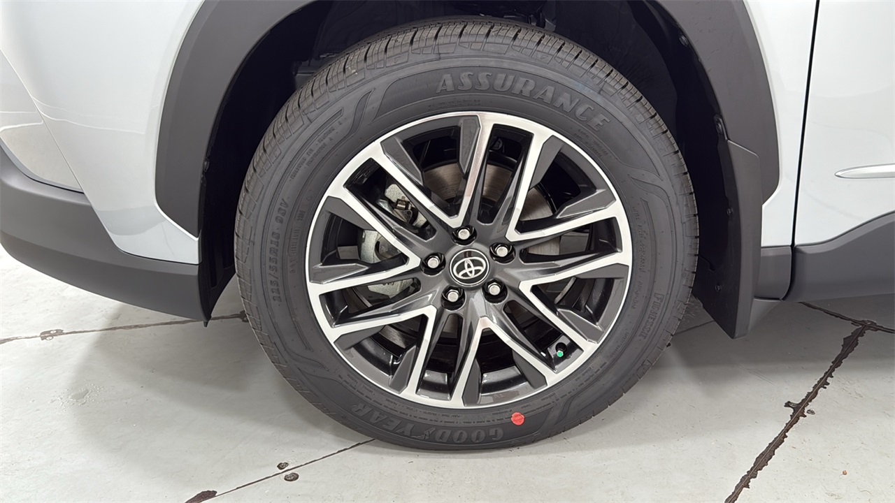 2026 Toyota Corolla Cross XLE photo 24