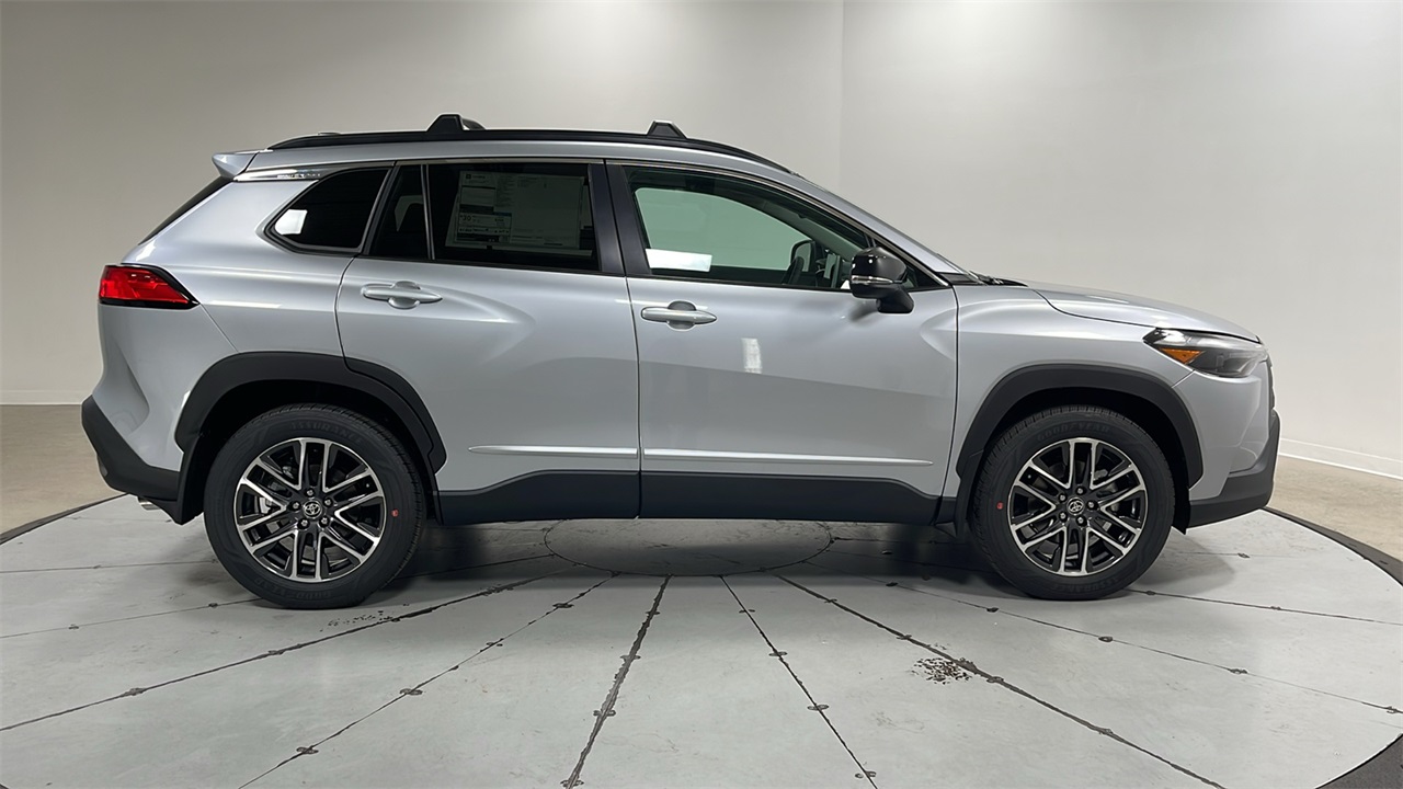 2026 Toyota Corolla Cross XLE photo 6