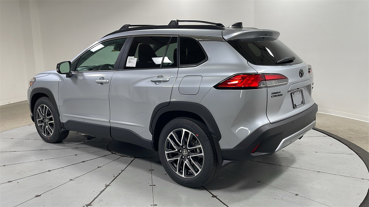 2026 Toyota Corolla Cross XLE photo 7