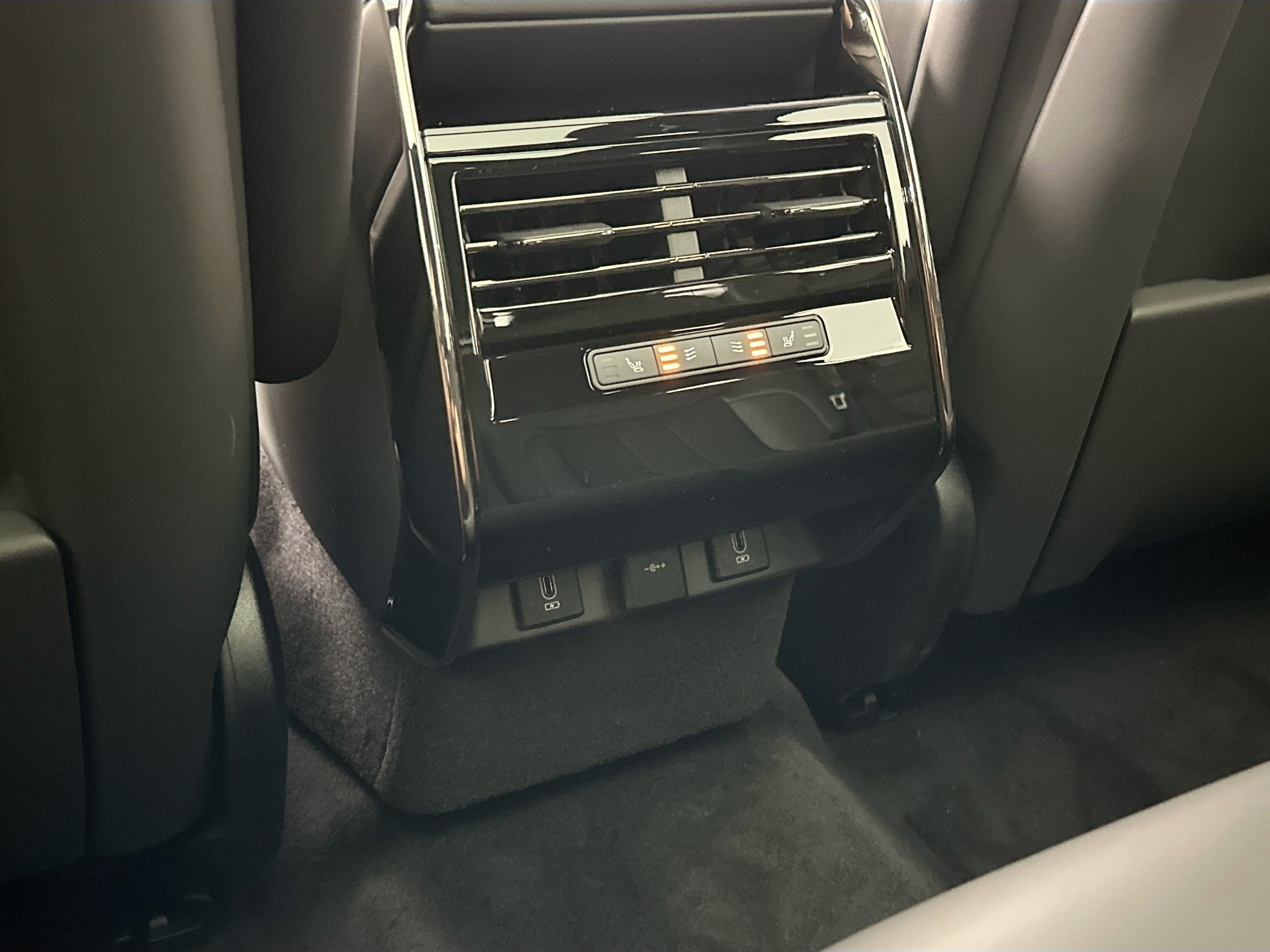 new 2026 Land Rover Range Rover Sport car, priced at $99,520