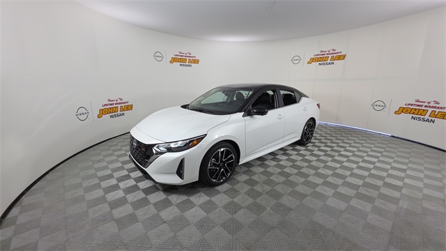 2025 Aspen White Tricoat/Super Black Nissan Sentra SR Sedan