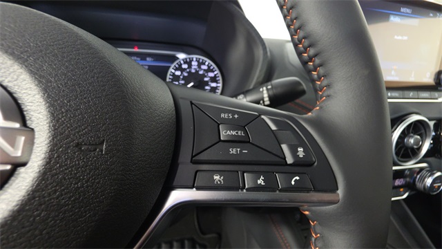 2025 Aspen White Tricoat/Super Black Nissan Sentra SR FWD Sedan