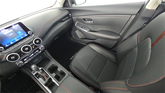 2025 Aspen White Tricoat/Super Black Nissan Sentra SR FWD Sedan