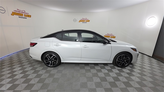 2025 Aspen White Tricoat/Super Black Nissan Sentra SR FWD Sedan
