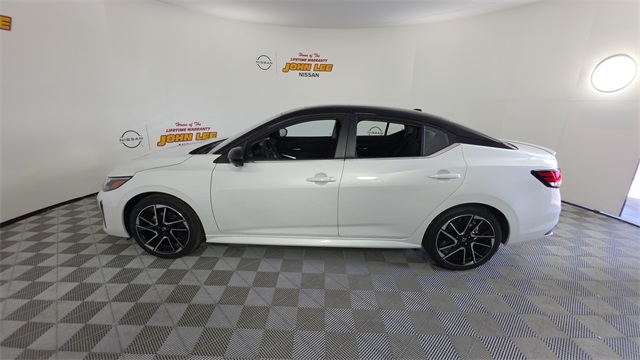 2025 Aspen White Tricoat/Super Black Nissan Sentra SR FWD Sedan
