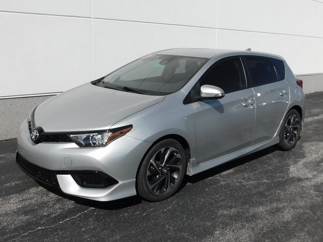 used 2017 Toyota Corolla iM Base 5D Hatchback