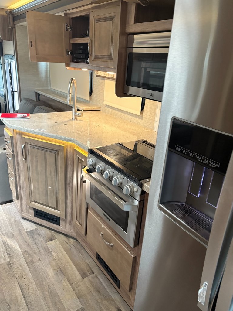Used 2019 Ford F-53 DRW 4x2 Motorhome for sale #SP1416A - photo 11