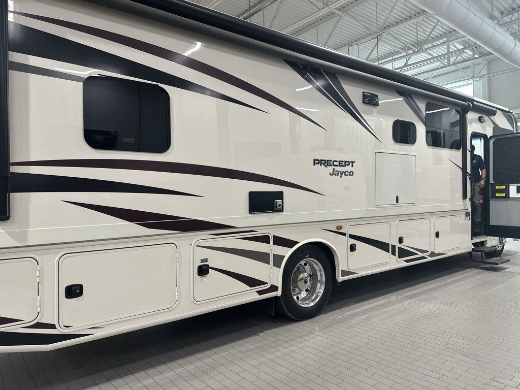 Used 2019 Ford F-53 DRW 4x2 Motorhome for sale #SP1416A - photo 2