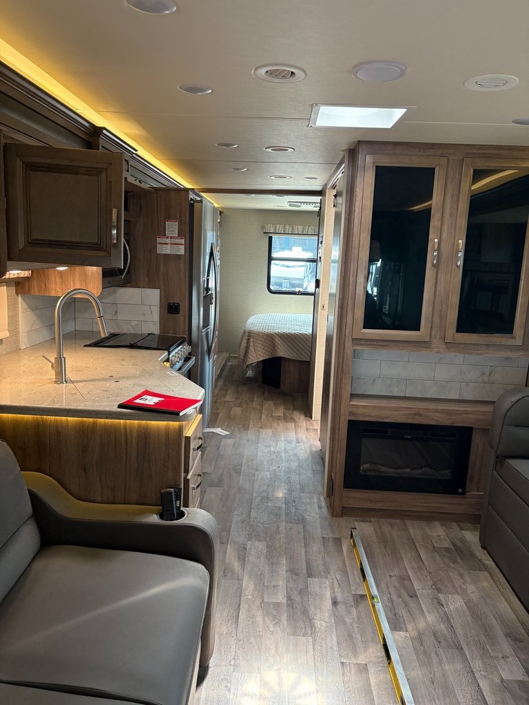Used 2019 Ford F-53 DRW 4x2 Motorhome for sale #SP1416A - photo 4
