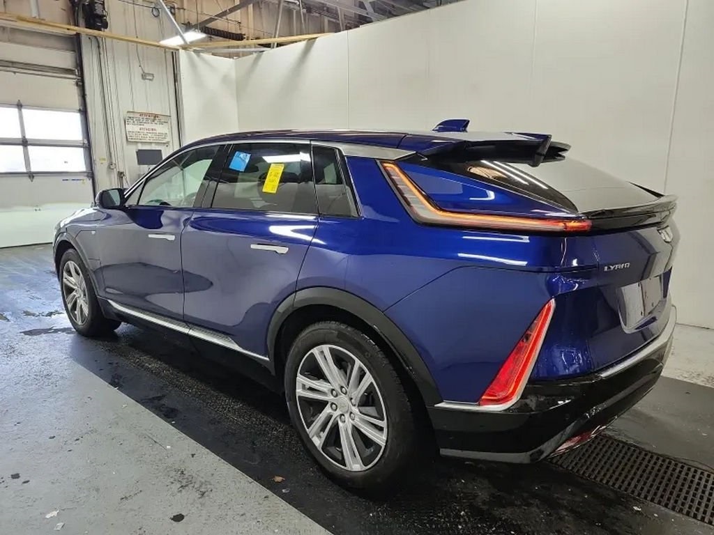 Used 2024 Cadillac LYRIQ Tech with VIN 1GYKPMRL8RZ104456 for sale in Cleveland, OH