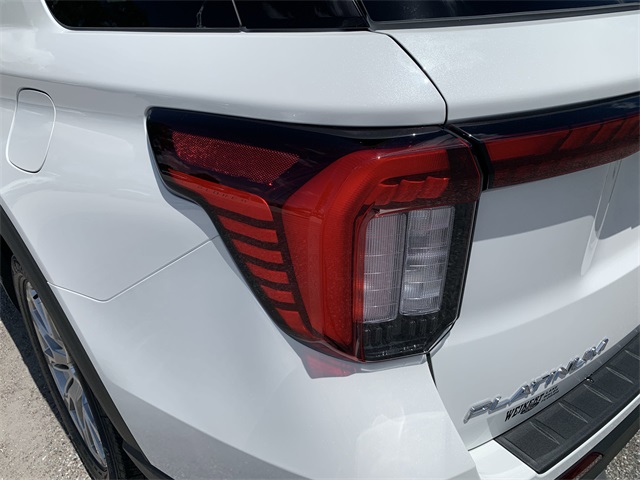 2025 Star White Metallic Tri-Coat Ford Explorer Platinum RWD SUV