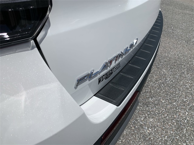 2025 Star White Metallic Tri-Coat Ford Explorer Platinum RWD SUV