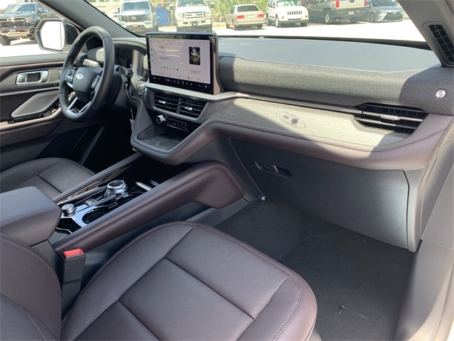 2025 Star White Metallic Tri-Coat Ford Explorer Platinum RWD SUV